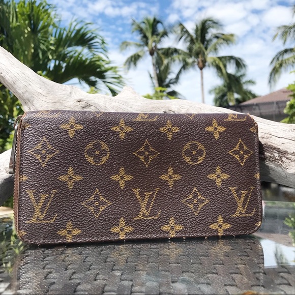 Louis Vuitton Handbags - 😍Louis Vuitton ClemencevWallet Monogram😍 AUTH